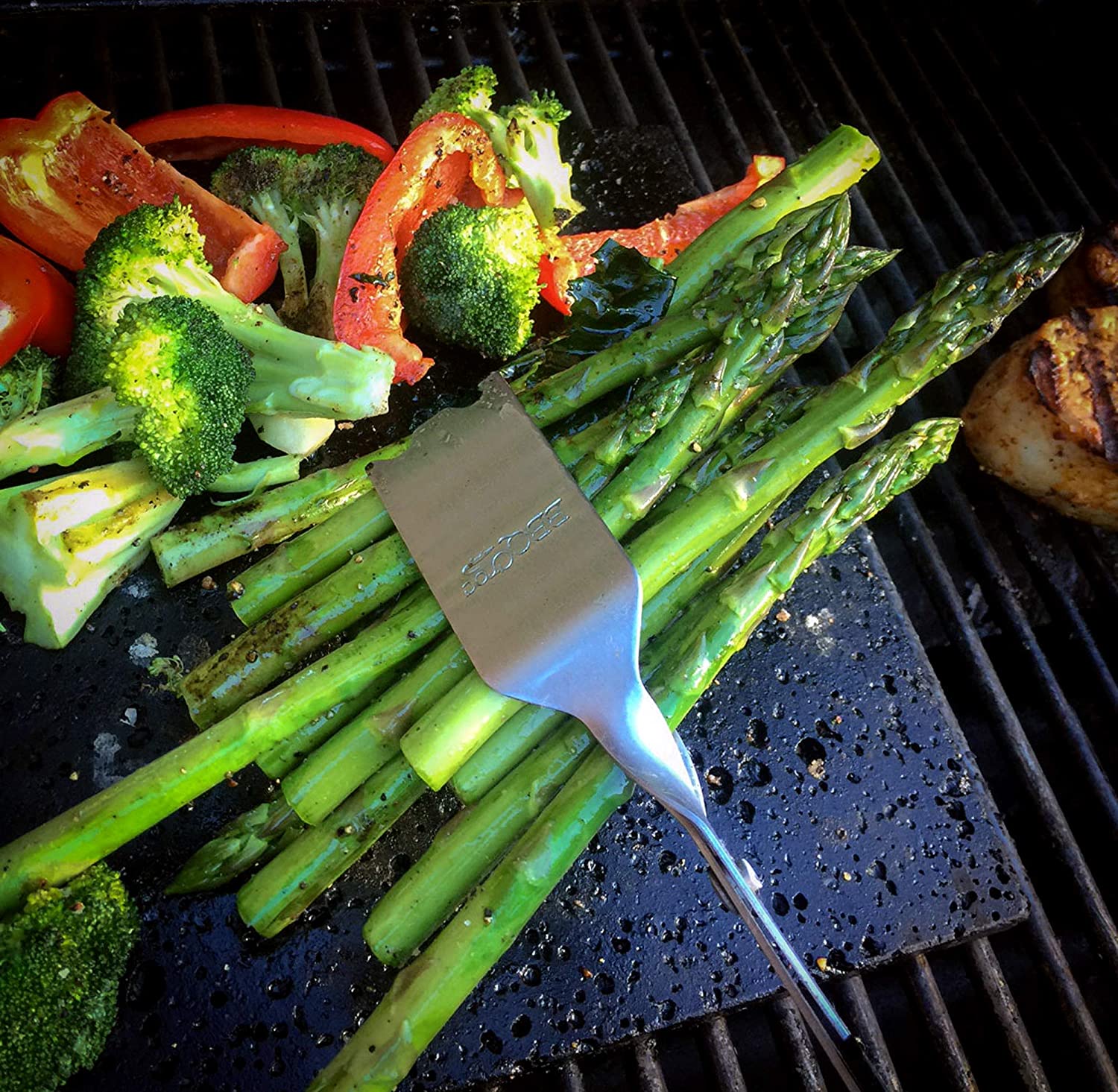 This 4-In-1 BBQ Tongs Spatula Combo Is The Ultimate BBQ Gadget