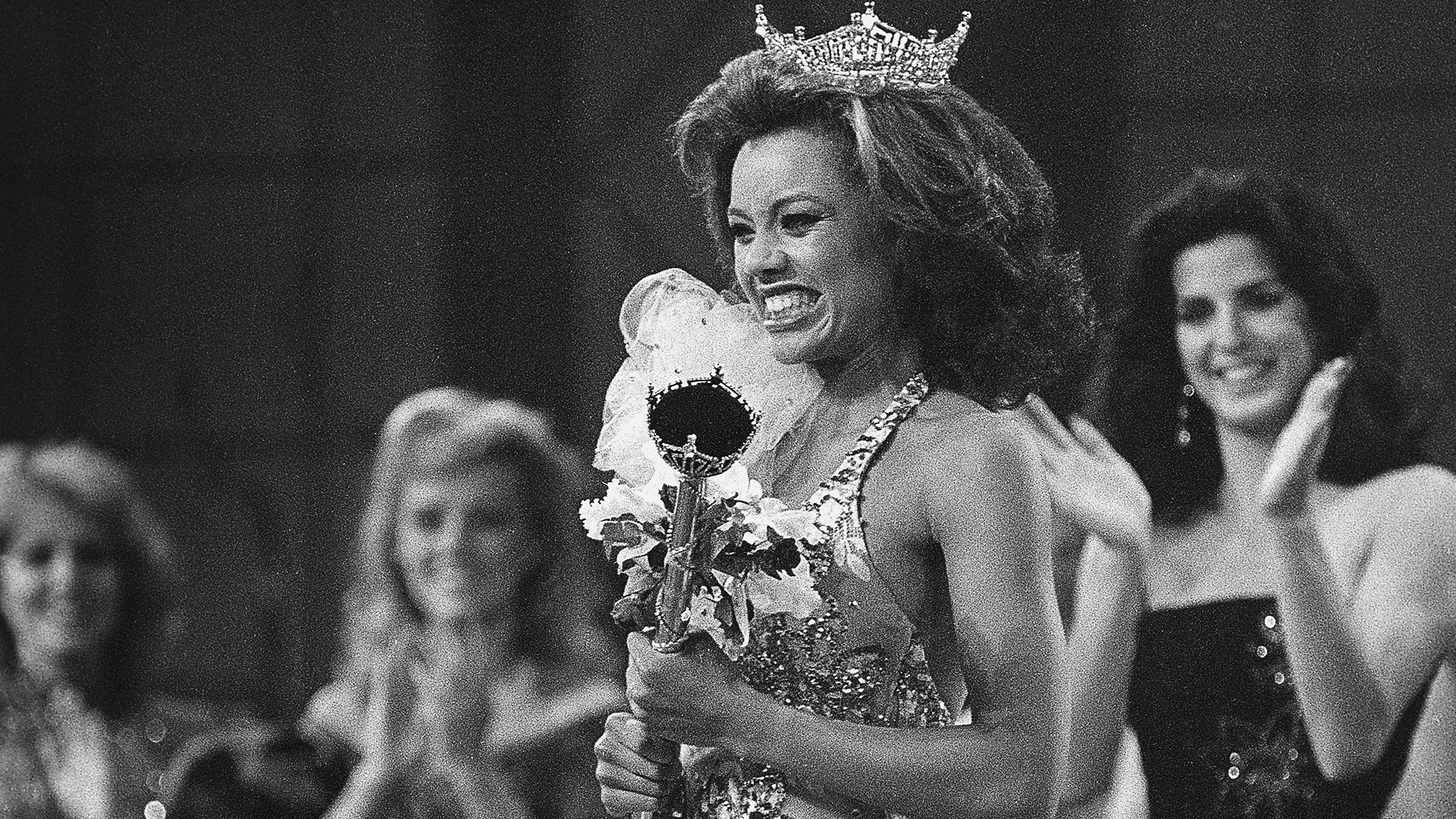 The Life Story Of Vanessa Williams - The Dark Side Beneath The Glistening Crown