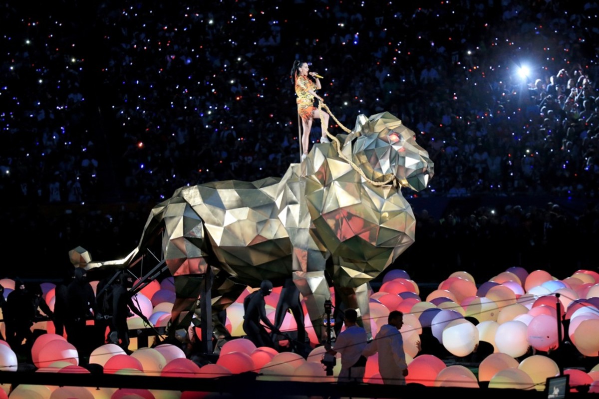 Katy Perry's Halftime Performance Of Roar in 2015
