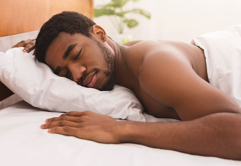 Reddit Discuss The Naked Truth About Sleep - Is It Better To Sleep With Clothes Or Naked?