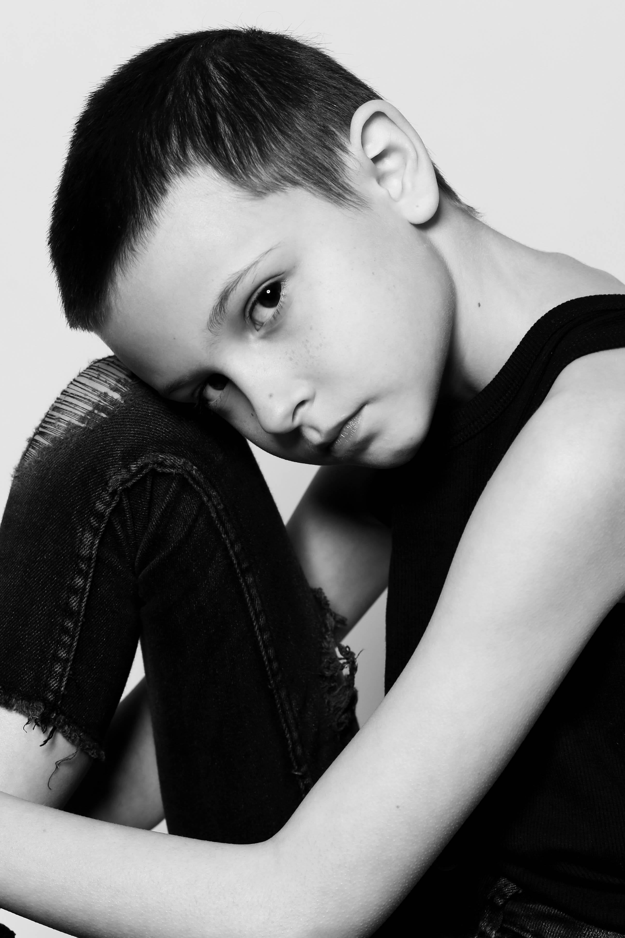 Martie Blair's photoshoot with a trimmed hair for her role as Eleven