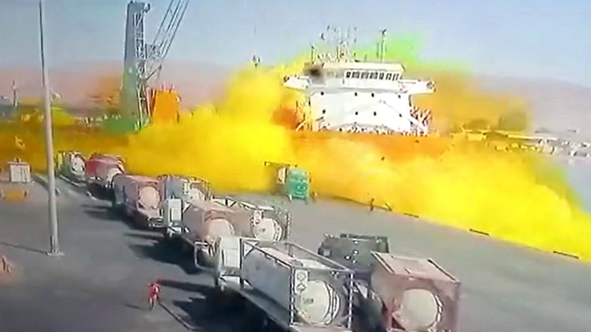 Yellow gas leakage on the Jordan's port