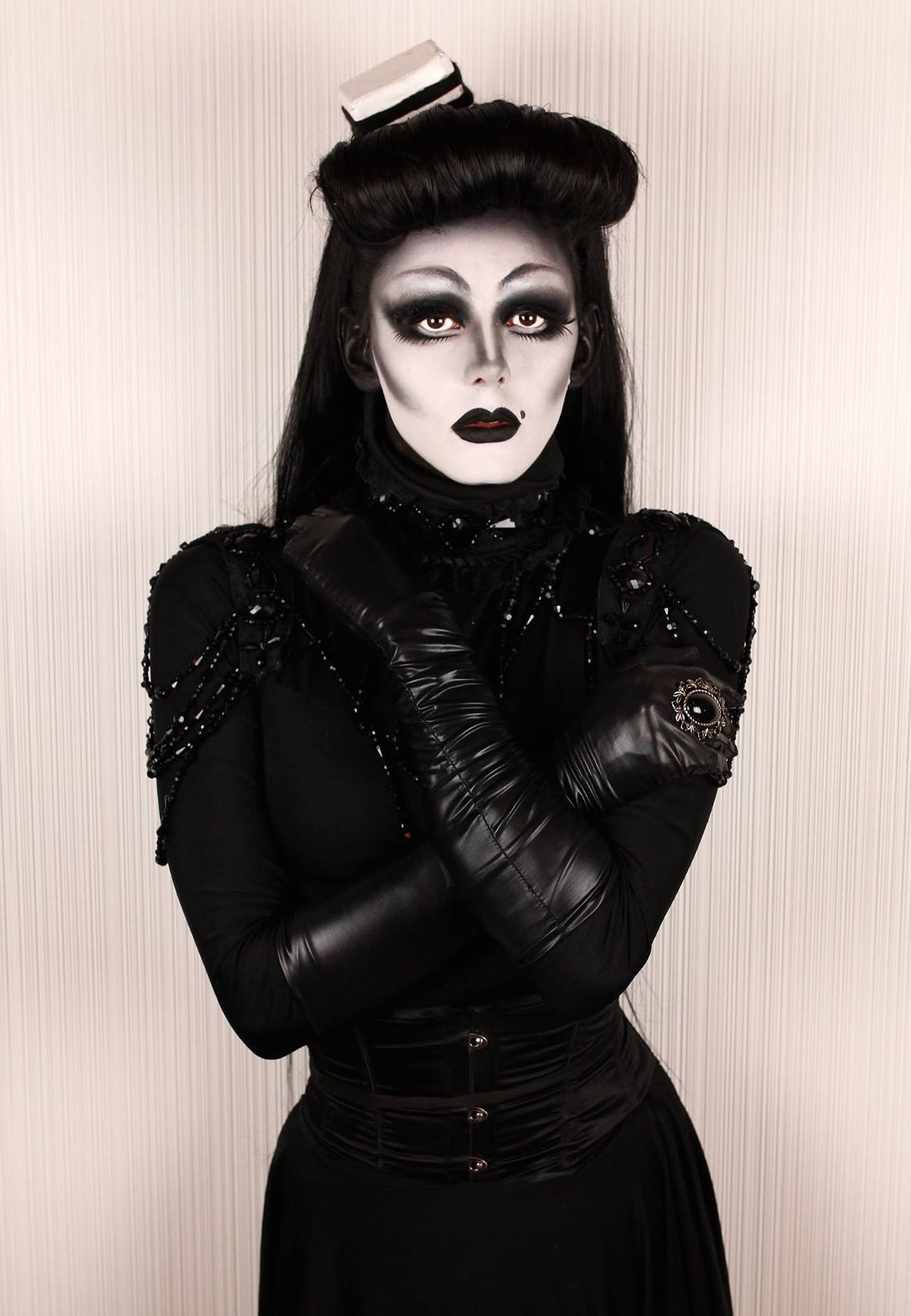Liquorice Black Drag - Famous Drag Queens And The Ugly Side Of Drag Culture