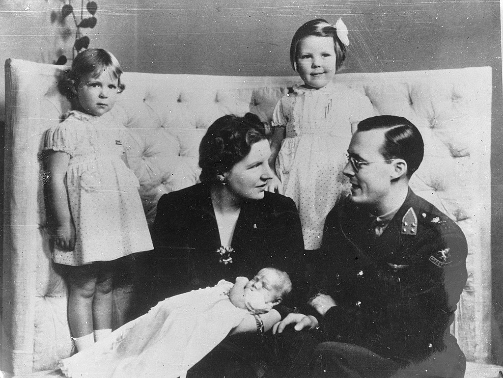 Juliana with her husband and daughters in Ottawa in 1943