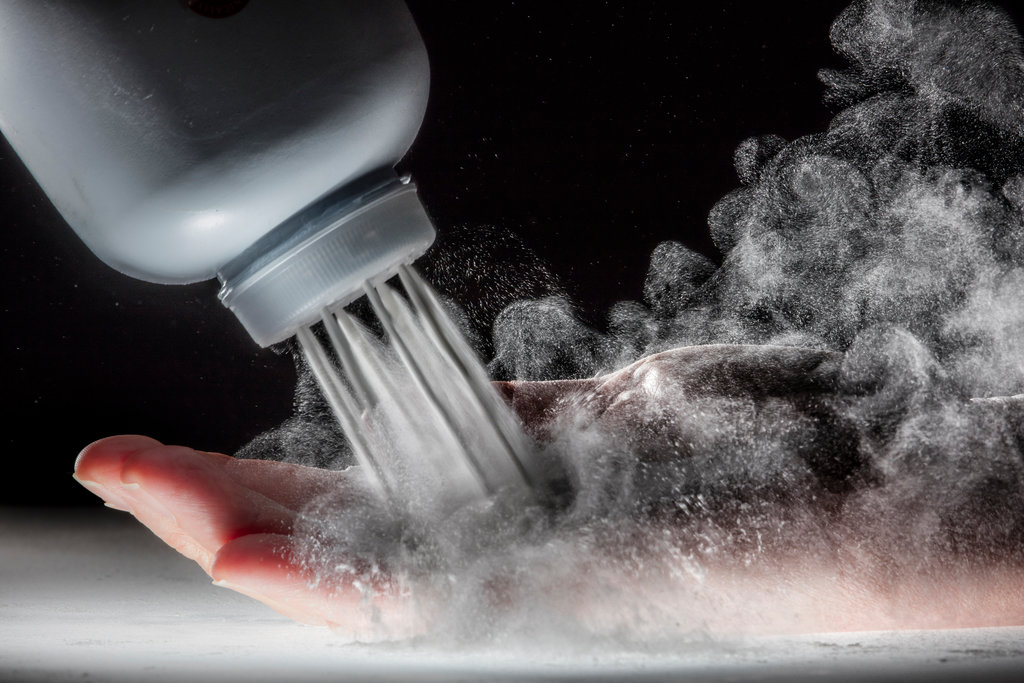 Baby Powder Lifehacks - Find Out How To Use It Efficiently