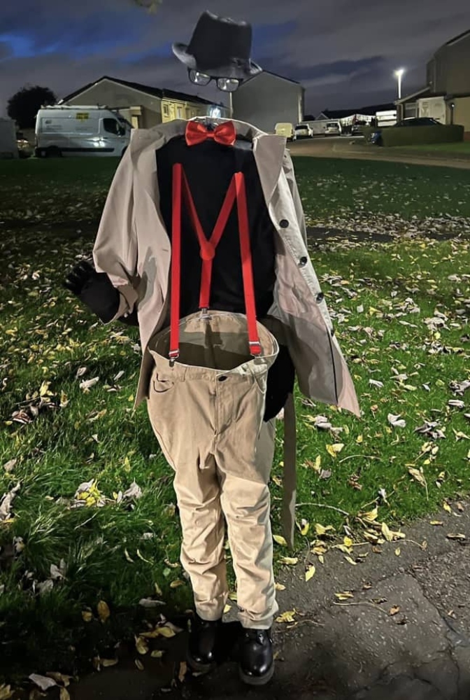 Bizarre Halloween Costume "The Invisible Man" Has People Absolutely Stumped