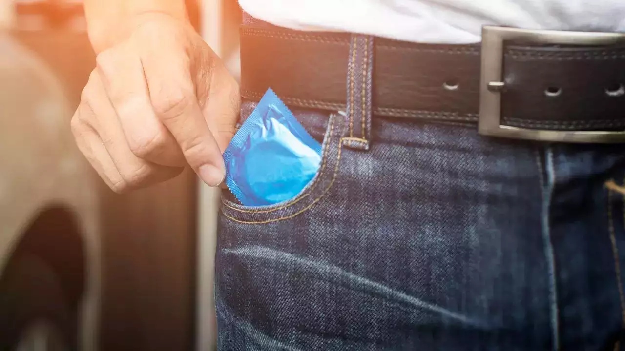 France Is Going To Make Condoms Free For Young People Aged 18-25