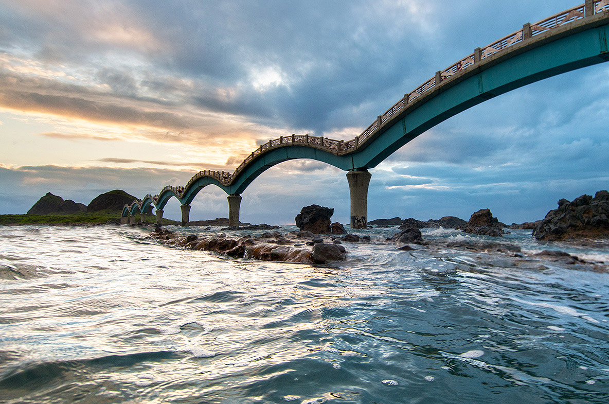 Sanxiantai Arch Bridge - A Dragon-Inspired Bridge In Taiwan