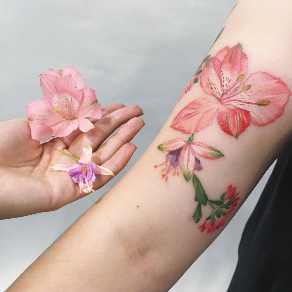 Peruvian Lily Tattoo - Also Known As Alstroemeria Pelegrina Or Lily Of The Incas