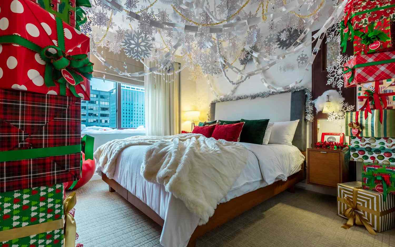 Elf Hotel Suite New York - Discover The Ultimate Christmas Getaway
