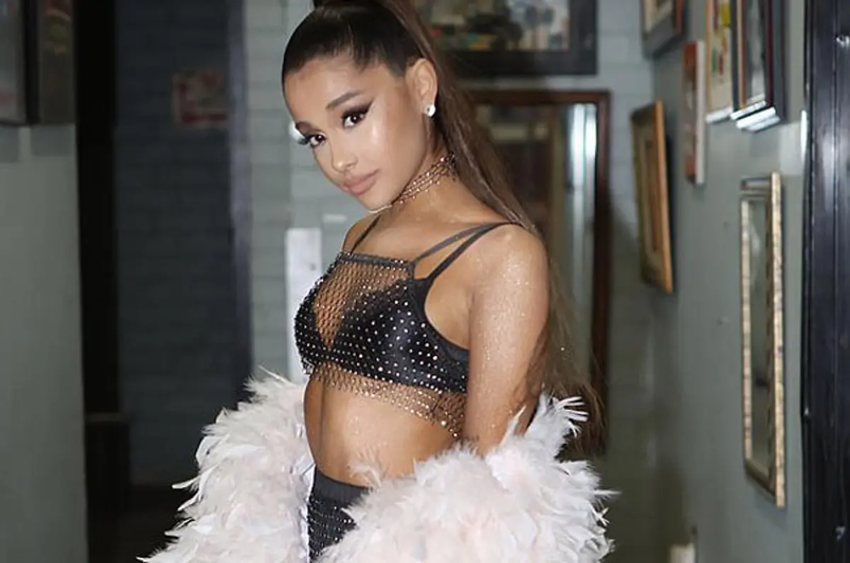 Sexy Ariana Grande Pics And Kinky Details That You Need To Know