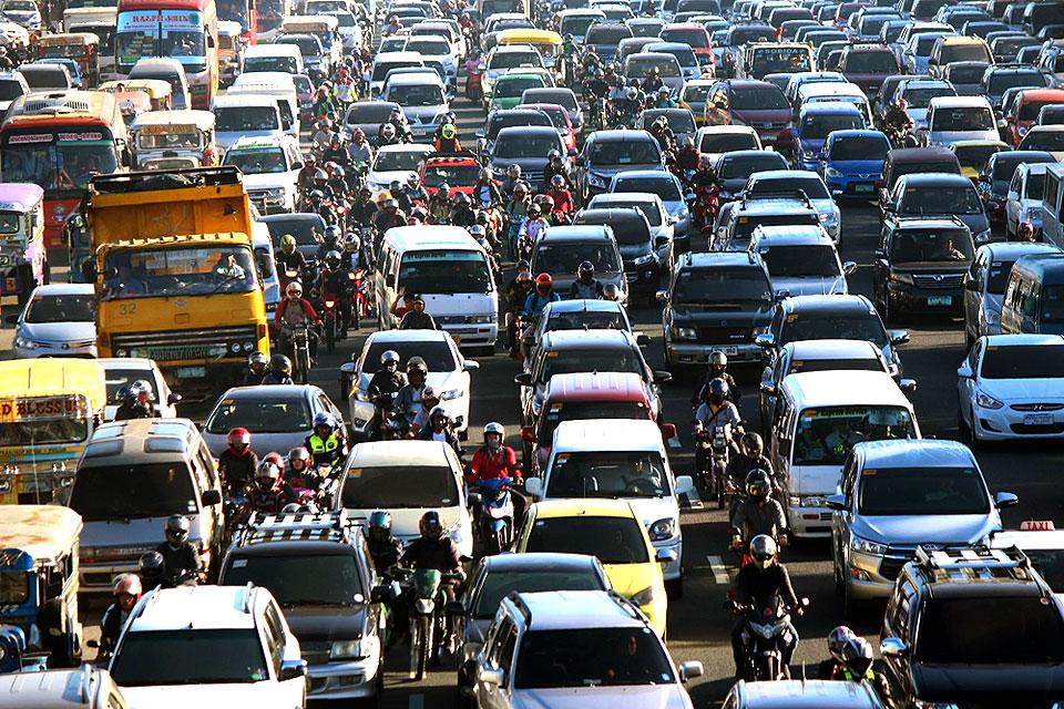 Crazy Acts Amid Holy Week Traffic Carmageddon In The Philippines