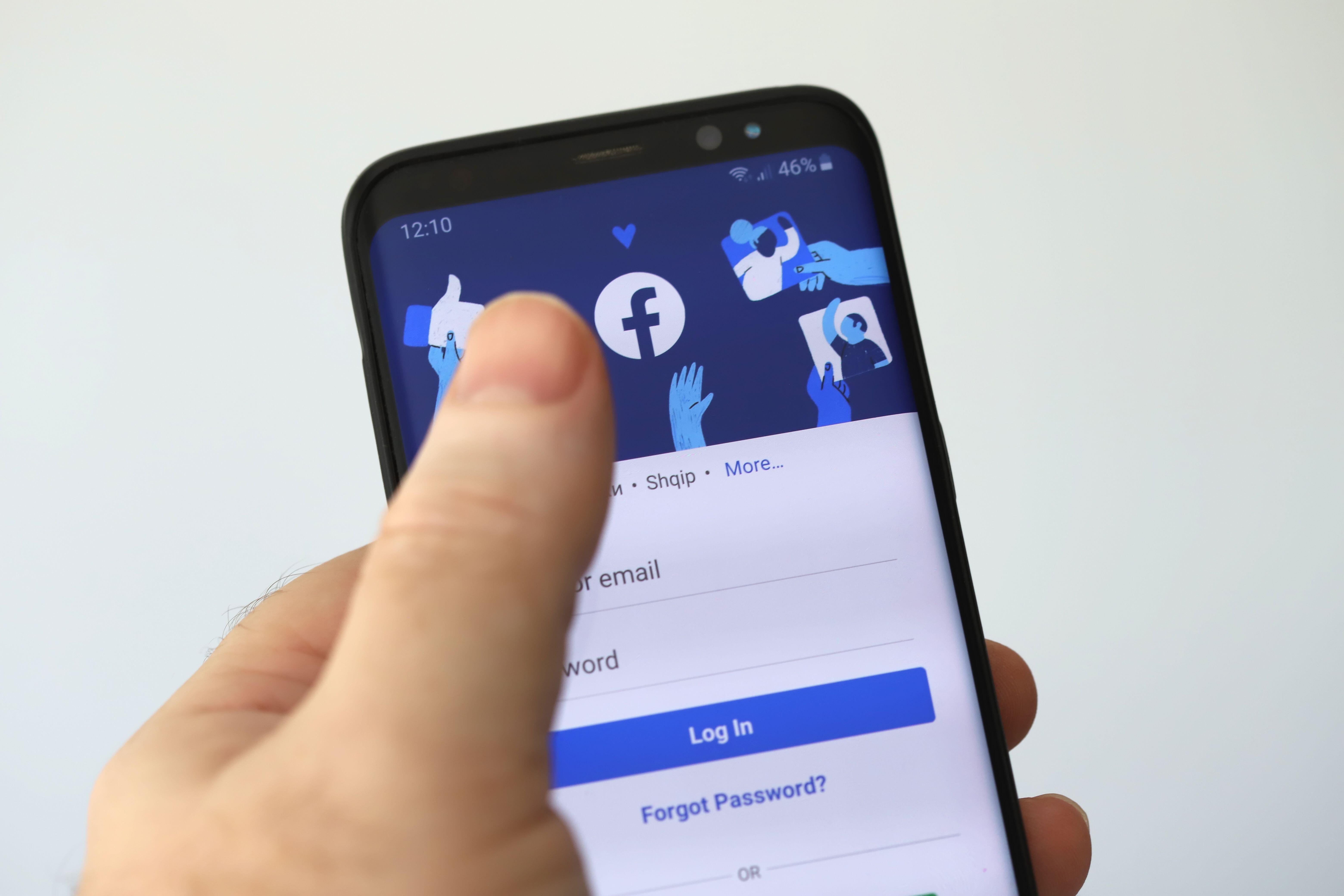 Facebook Glitch Saw App Auto-sending Friend Requests As You Looked On Someone's Profile