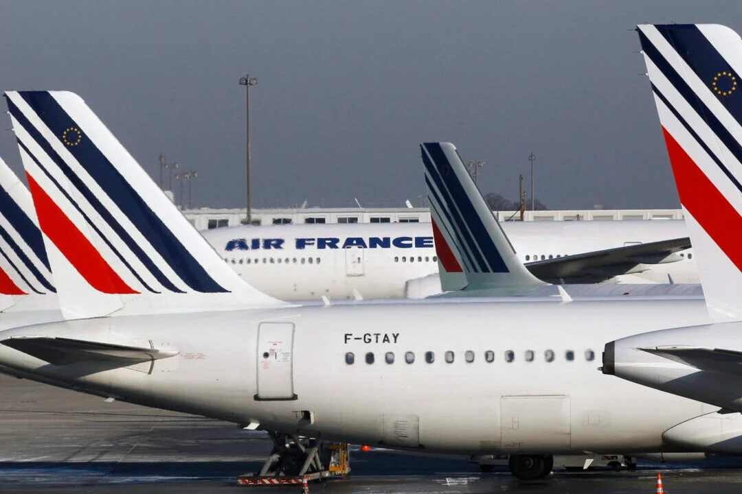 Air France Passenger Finds Plane Floor Soaked In Blood And Feces