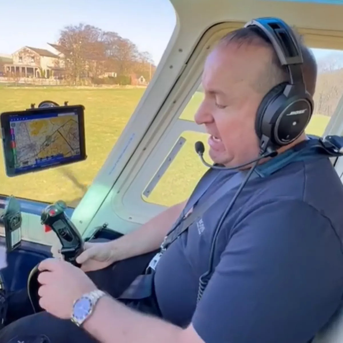 Man Shows What Happens After You Let Go Of A Helicopter Lever
