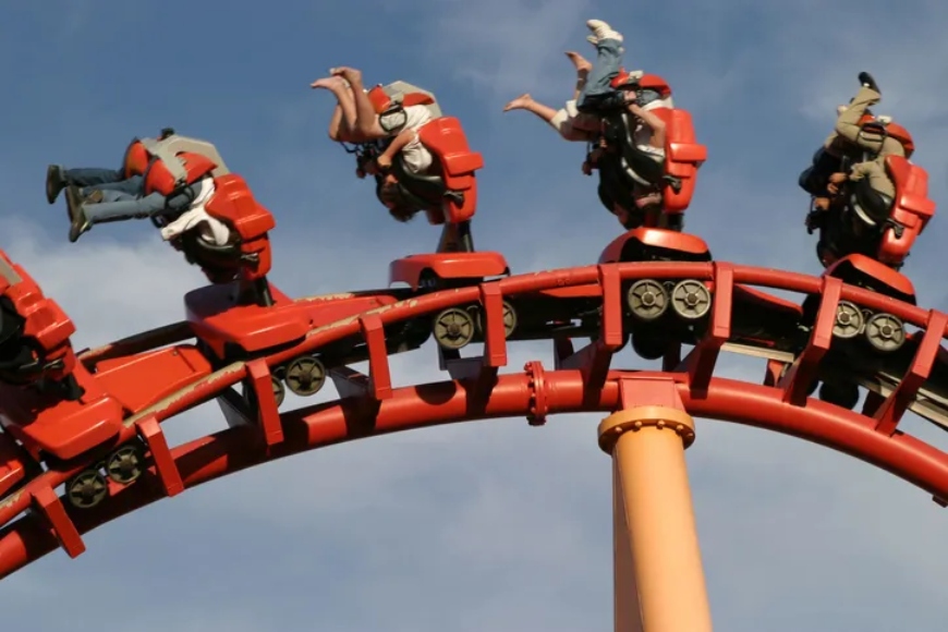 Canadian Amusement Park Guests Left 75 Feet Upside Down For Nearly 30 Minutes On A Ride