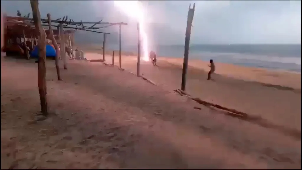 Tragedy Strikes Mexican Beach As 2 Lives Claimed By A Terrifying Lightning Strike