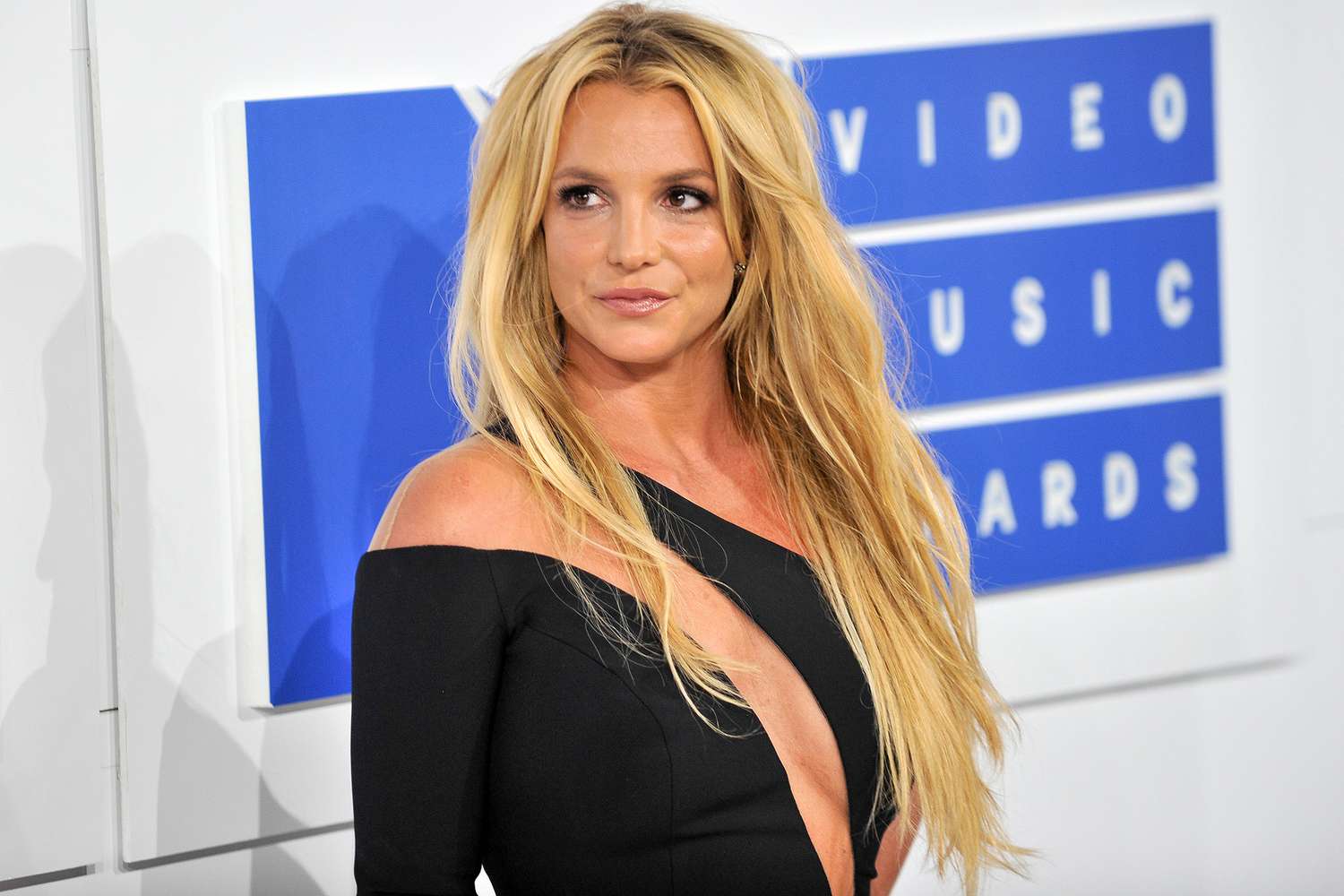 Britney Spears Net Worth 2023 -  A Closer Look At Her Wealth And Pop Stardom