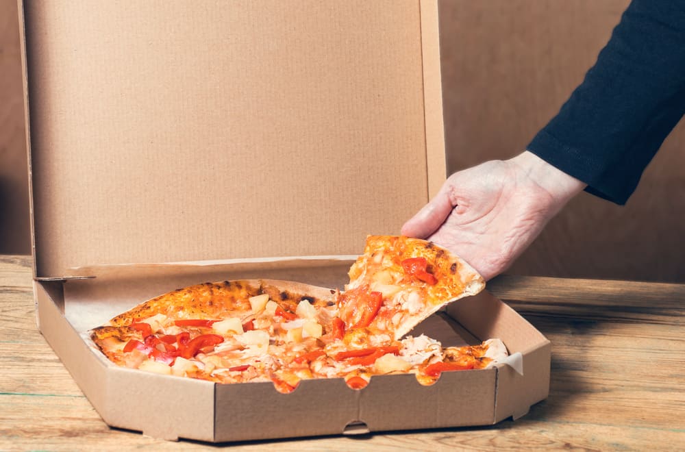 Discover The Best Way To Keep Pizza Warm, Every Single Time!